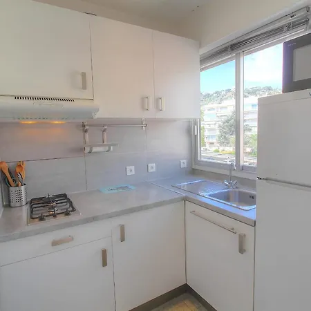 Bright Air-conditioned Studio 'nereides Vallauris
