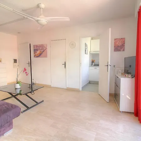 Bright Air-conditioned Studio 'nereides Vallauris